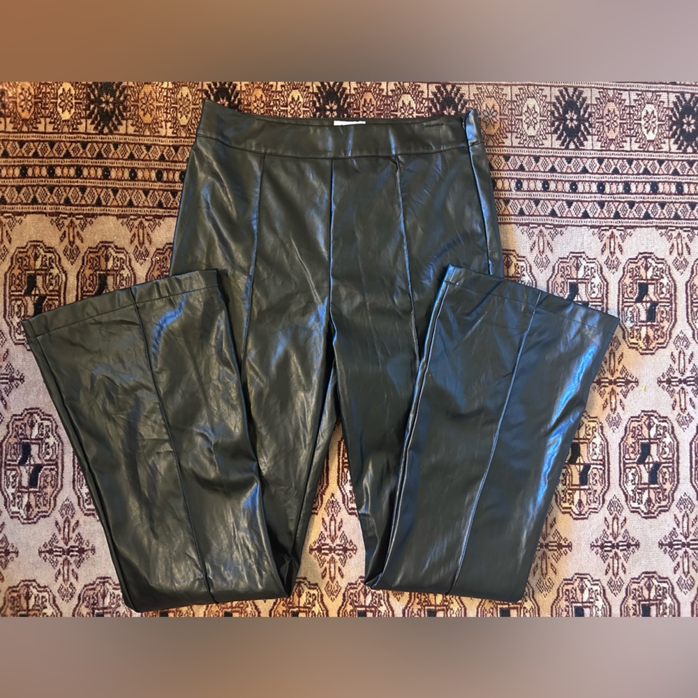 Princess Polly women’s flare leg faux leather pants size 8 side zipper